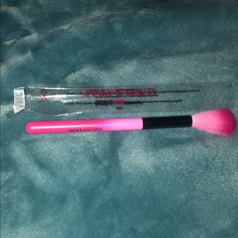 Pinky & Beauty Pink Makeup Brush